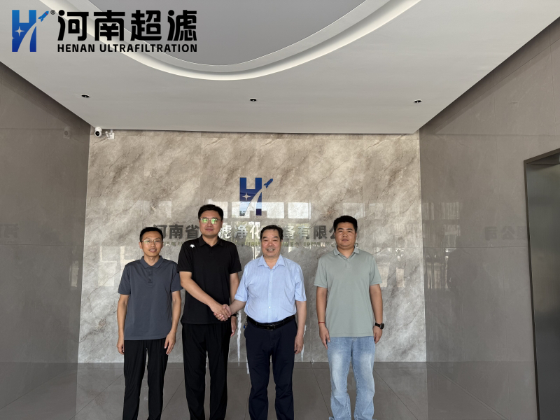 深化校企合作，共謀創(chuàng)新未來(lái)